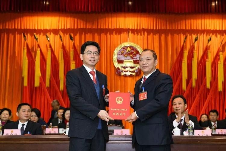 昆明发改委回应官员“门”：是否为PS有待鉴定