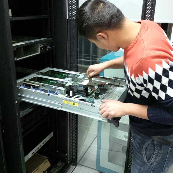 显卡如何清理灰尘_如何清理笔记本灰尘_笔记本怎么清理灰尘