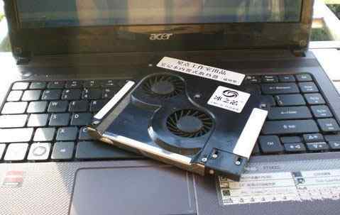 笔记本电脑风扇清灰_笔记本风扇声音大换风扇_笔记本风扇声音大会损坏风扇吗