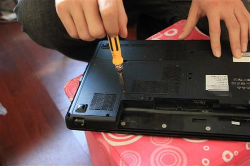 笔记本电脑风扇清灰_笔记本风扇声音大换风扇_笔记本风扇声音大会损坏风扇吗