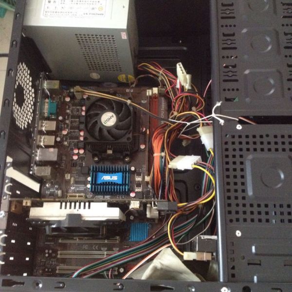 显示器接通电源不亮