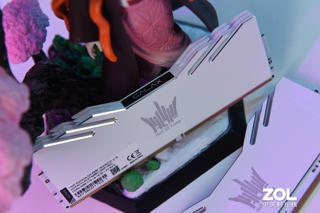 笔记本电脑和台式机的内存条一样吗