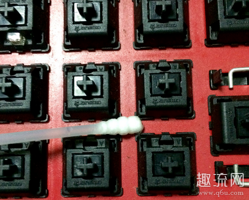 机械键盘可以水洗吗 机械键盘如何清洗和保养