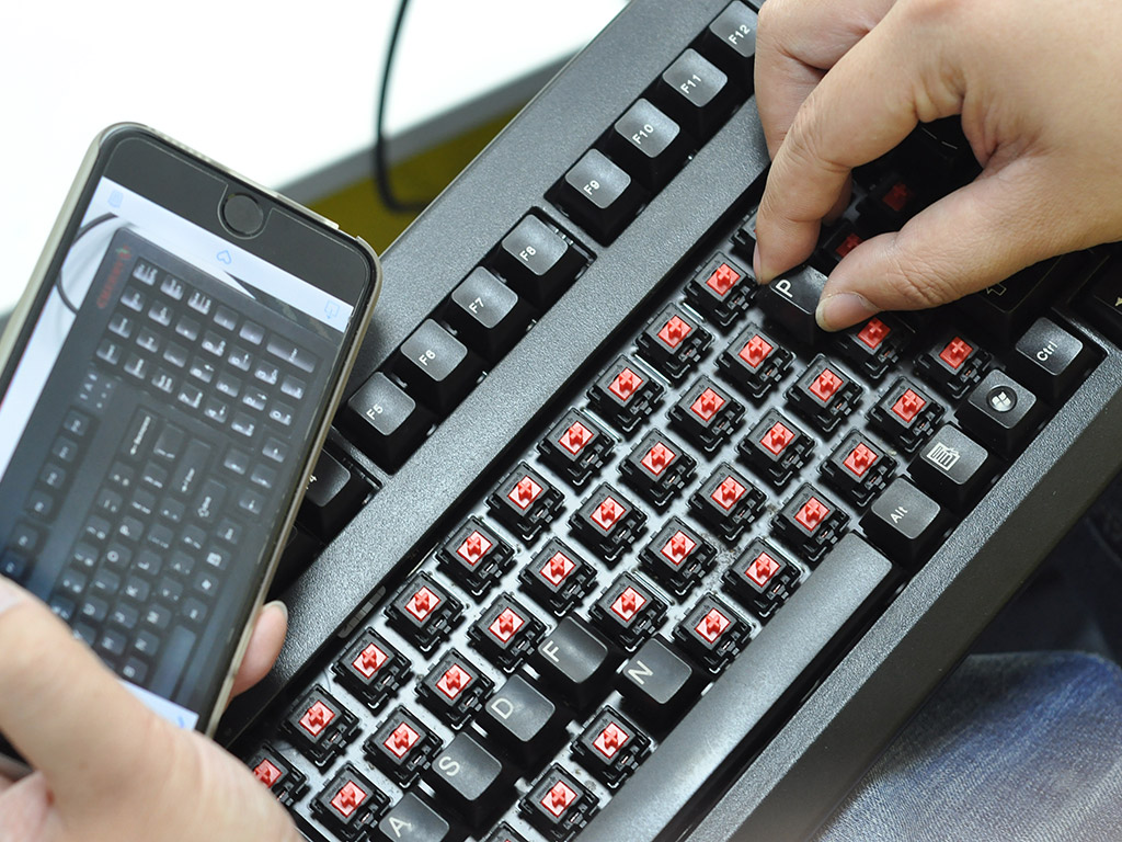 机械键盘 红轴 茶轴_水洗机械键盘轴_rk机械键盘青轴白轴什么区别