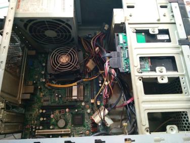 电脑主机对孕妇辐射大_电脑主机大机箱好还是小机箱好_电脑主机噪音大怎么回事