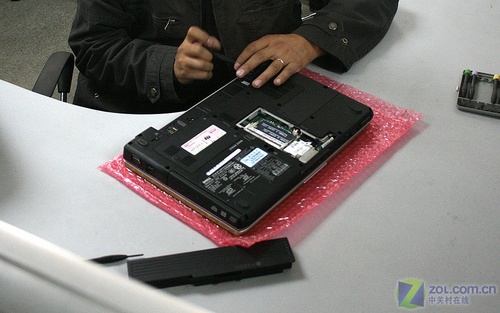 难得一见！戴尔工程师换NB主板