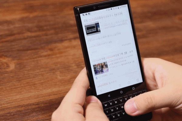 实体键盘也能充当触摸板使用