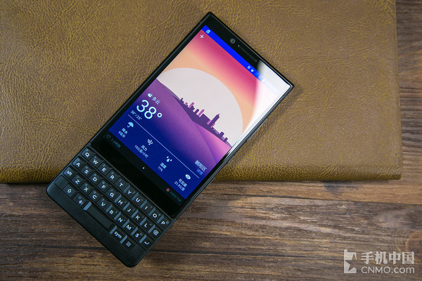 黑莓KEY2的键盘更扁平