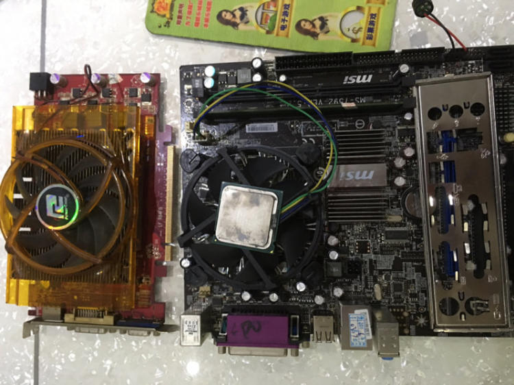 512换256内存 显示器 冒烟_spoolsvexe 内存不能为_微星 880gm-e41能插三条内存吗?