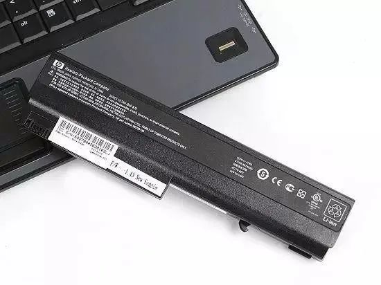 苹果笔记本电脑插在电源上使用电池会坏吗?