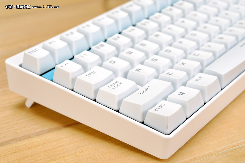 柏的v500s机械键盘