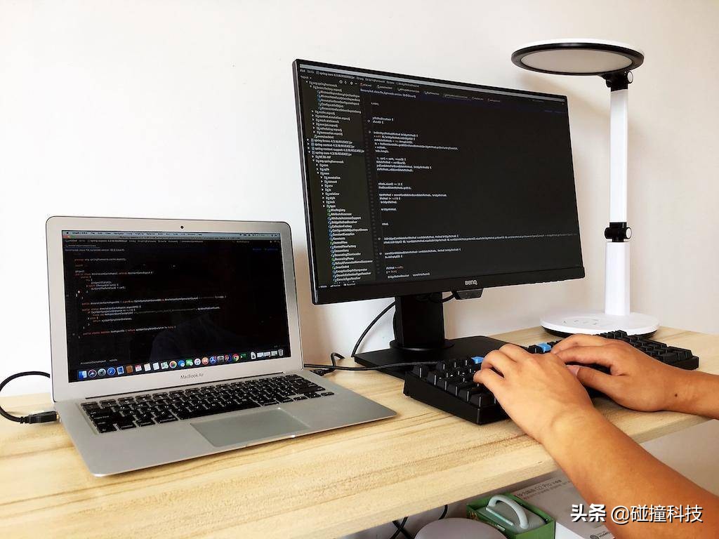 程序员护眼显示器推荐：不闪屏+滤蓝光是基本，有智慧调光才真牛