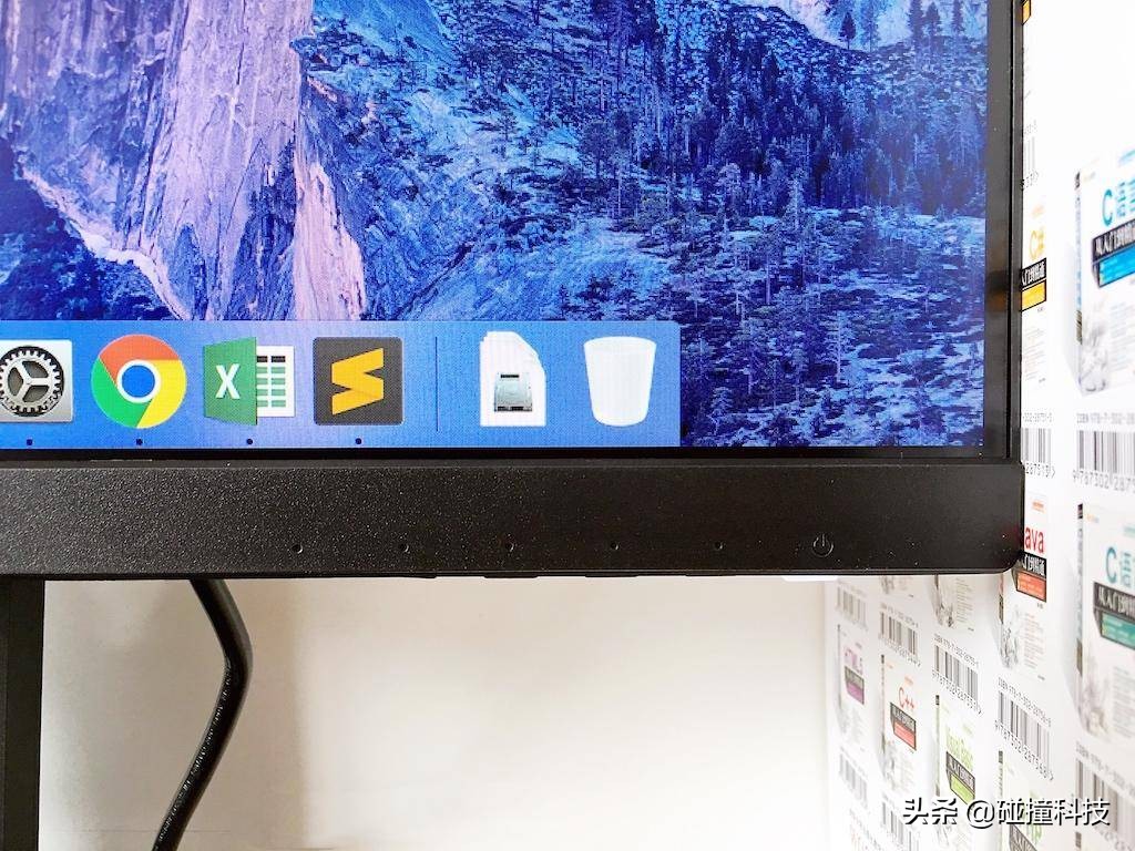 程序员护眼显示器推荐：不闪屏+滤蓝光是基本，有智慧调光才真牛