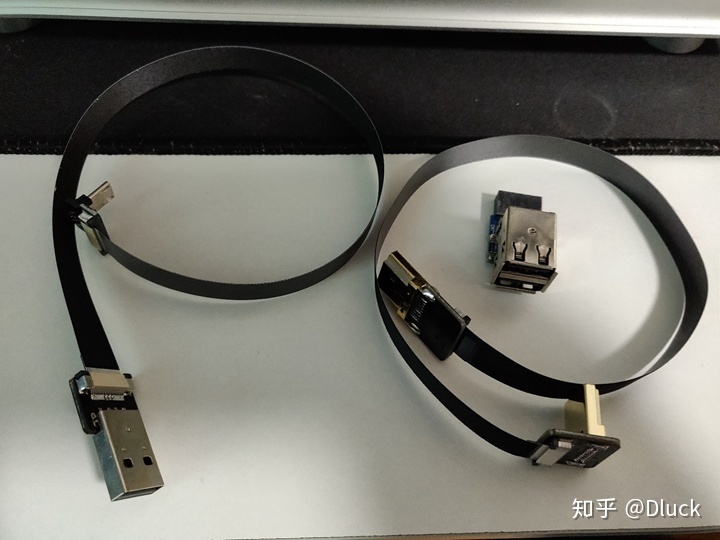 监控主板连接显示屏