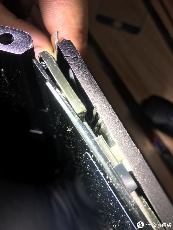 HP X360 15 CN1004TX屏幕转轴开裂修复