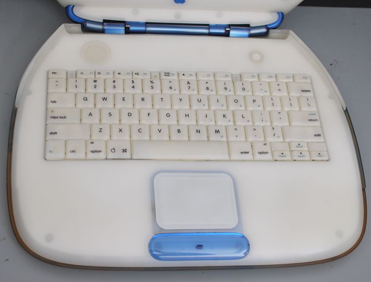 全新库存笔记本电脑