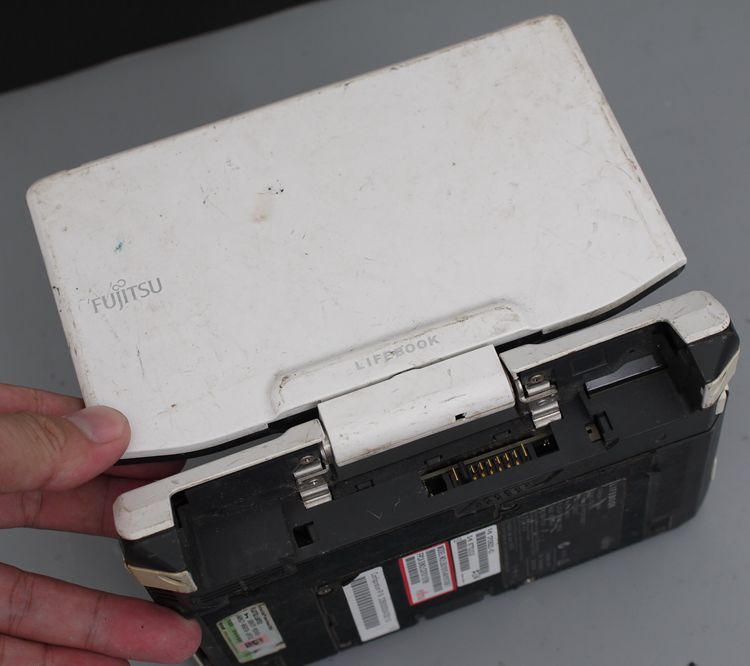 全新库存笔记本电脑