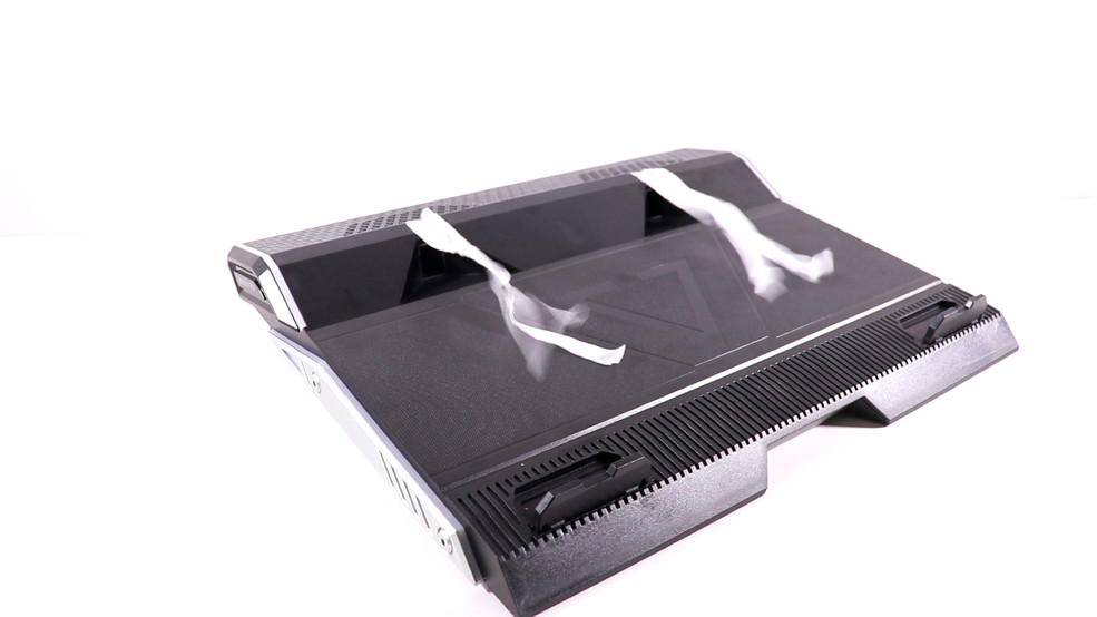 风扇位置及风向可调的笔记本电脑外置散热器