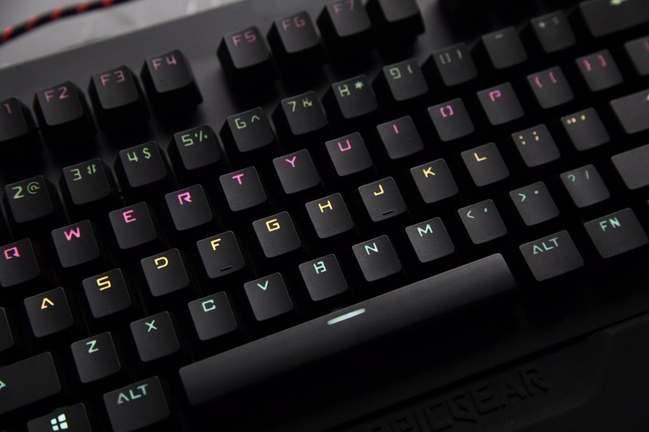 黑寡妇蜘蛛竞技版2014机械式游戏键盘_razer 黑寡妇蜘蛛竞技版机械键盘_黑寡妇蜘蛛竞技版2014机械式游戏键盘
