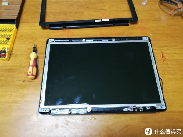 生活就是折腾 篇一：#原创新人#废物利用—笔记本屏幕改造成多媒体显示器