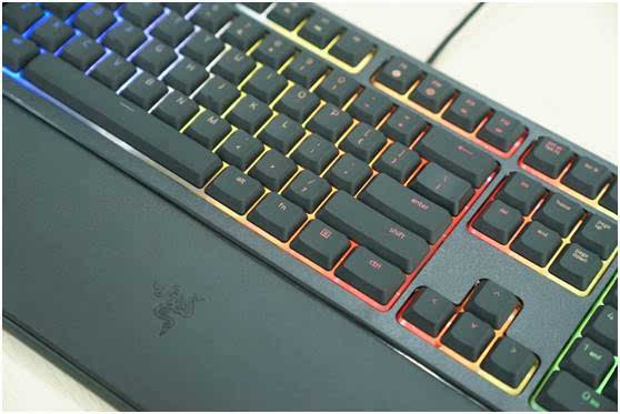 机械键盘价位低了，好的轴可以加钱上全尺寸茶轴