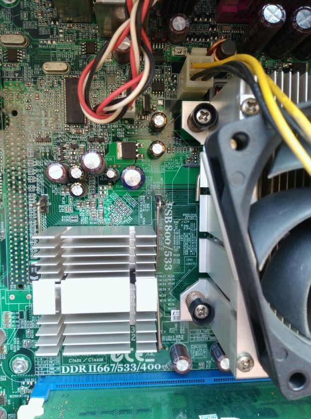 电脑自动关机后无法再次启动,拔掉电源后就正常了_笔记本电脑电池用完后自动关机后无法正常开机_笔记本装电池无法开机