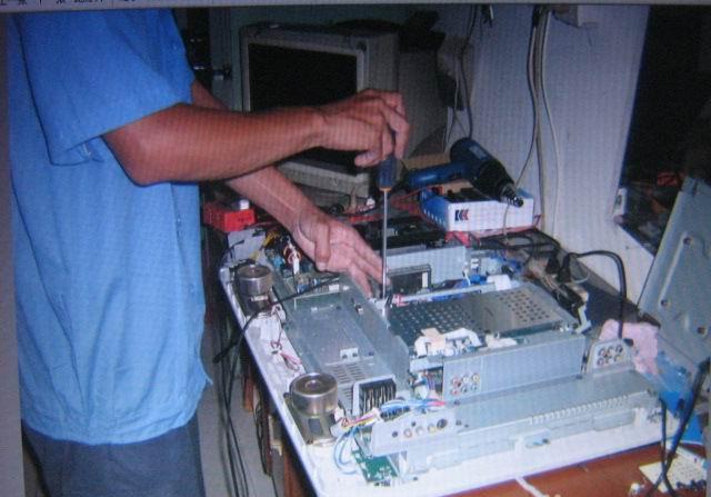 宏碁笔记本屏幕排线_笔记本电脑 换排线_笔记本键盘排线卡扣能不能维修