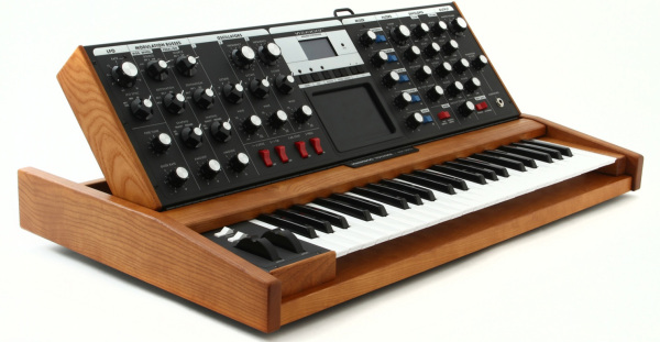 midi键盘 电子琴 合成器_编曲键盘 合成器 midi键盘_midi键盘和电钢琴的区别