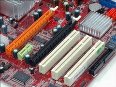 七彩虹945conroe主板用什么显卡