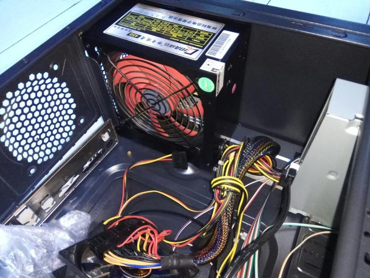 电脑主机滴响_笔记本开机滴滴滴的响_电脑主机滴滴响不开机