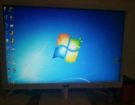 电脑显示红屏怎么回事_ibm电脑笔记本 屏提示: fan fail_笔记本电脑显示屏坏了