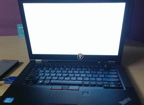笔记本电脑白屏故障及检修方法