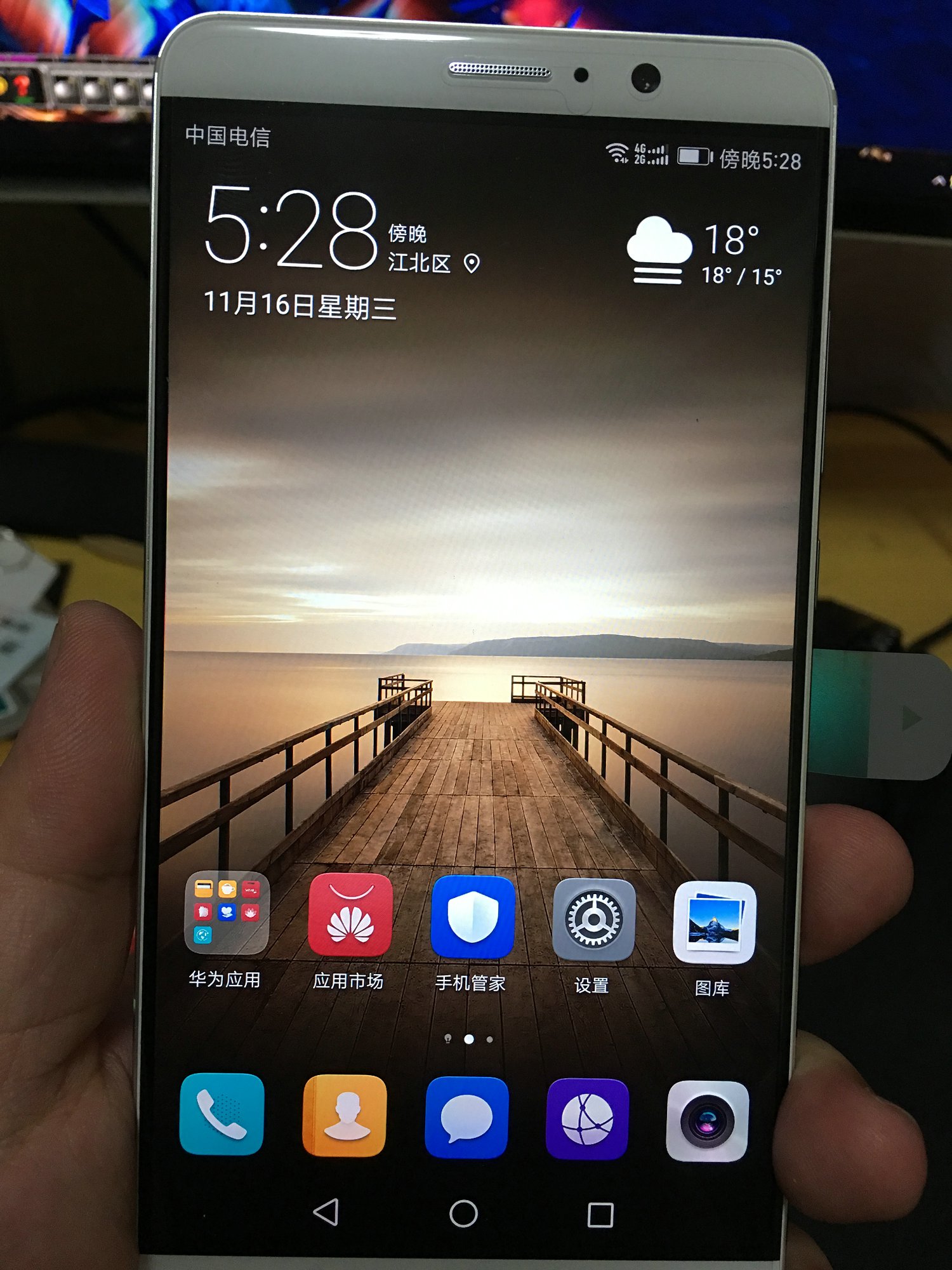 tcl55寸曲面电视哪款好_三星哪款曲面显示器好_三星s6曲面屏怎么显示