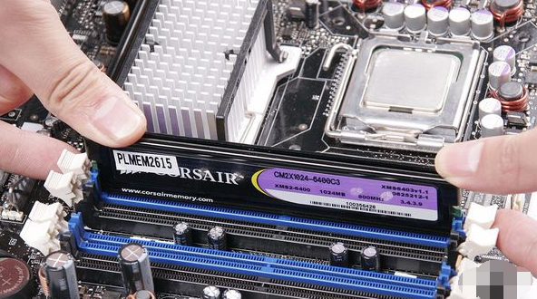 内存和硬盘的区别