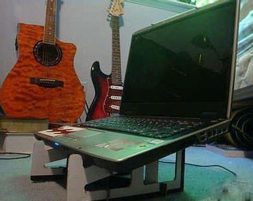 变废为宝用纸板箱做可拆卸笔记本散热架