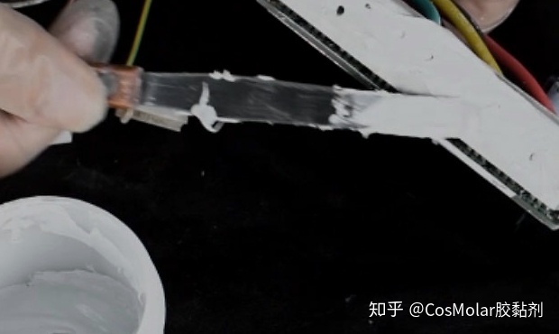 电脑上散热膏需要更换吗？注意事项有哪些？