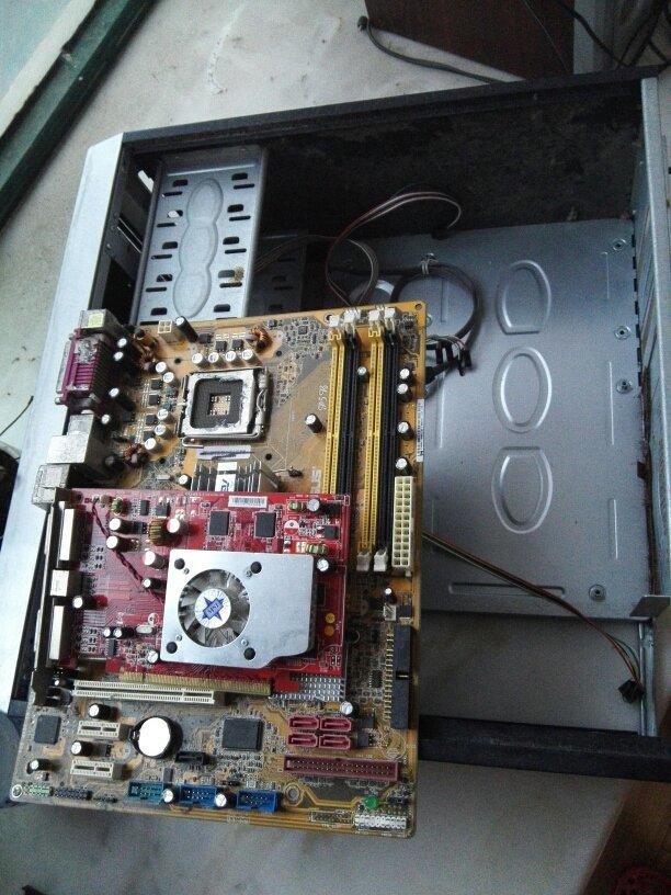 怎么把电脑主机拆开_电脑主机怎么拆开图解_电脑主机怎么拆开清理