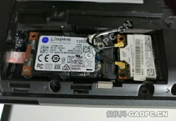 联想Y485拆机-SATA接口特写