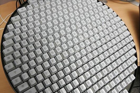 笔记本电脑开机掉电的故障_笔记本键盘进水按键错乱_笔记本电脑按键掉了