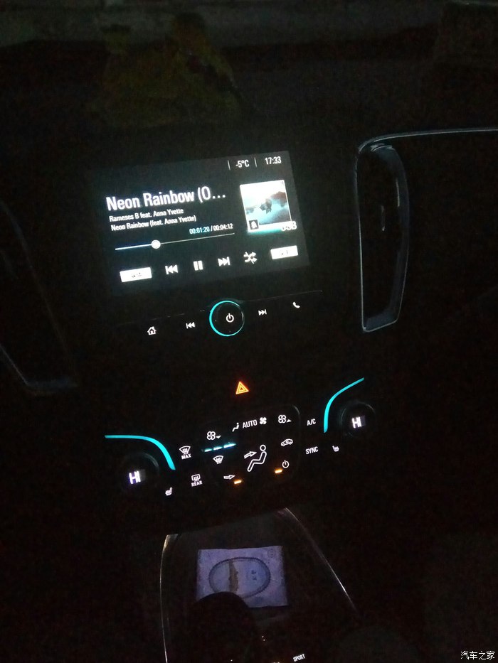 车载显示_车载显示器下载_三星s5安卓系统手机连接车载音响时不显示歌曲名