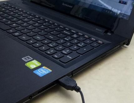 笔记本电脑如何放入及播放光盘？放入光盘并且播放方法一览