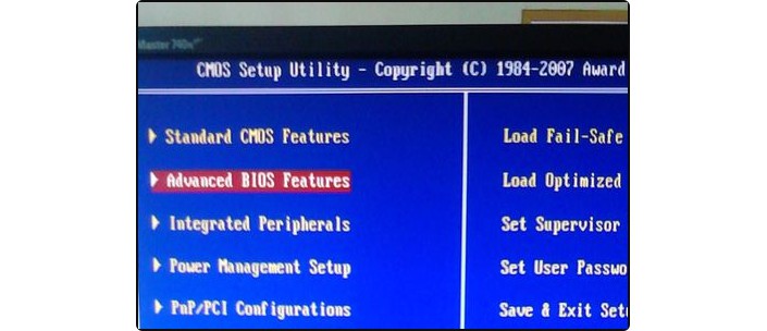 b-Advanced BIOS Featrues选项