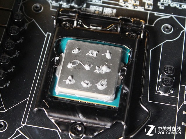 cpu不装散热器会怎样_cpu散热硅脂中间一点_cpu 散热 怎么拆