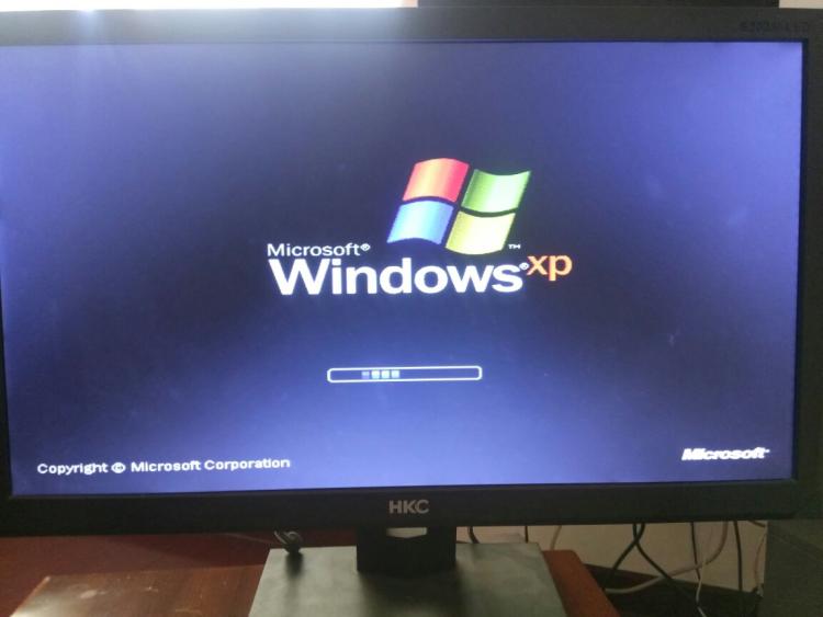 进gta5官网显示黑屏_单片机 键盘扫描及显示 原理图_显示器黑屏扫描