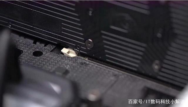 显卡怎么安装?