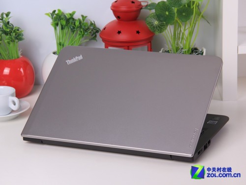 联想ThinkPadS3触屏版评测：简约风格与大气的银黑配色