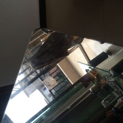 镜面屏显示器反光怎么办_镜面屏显示器反光怎么办_显示器镜面反光