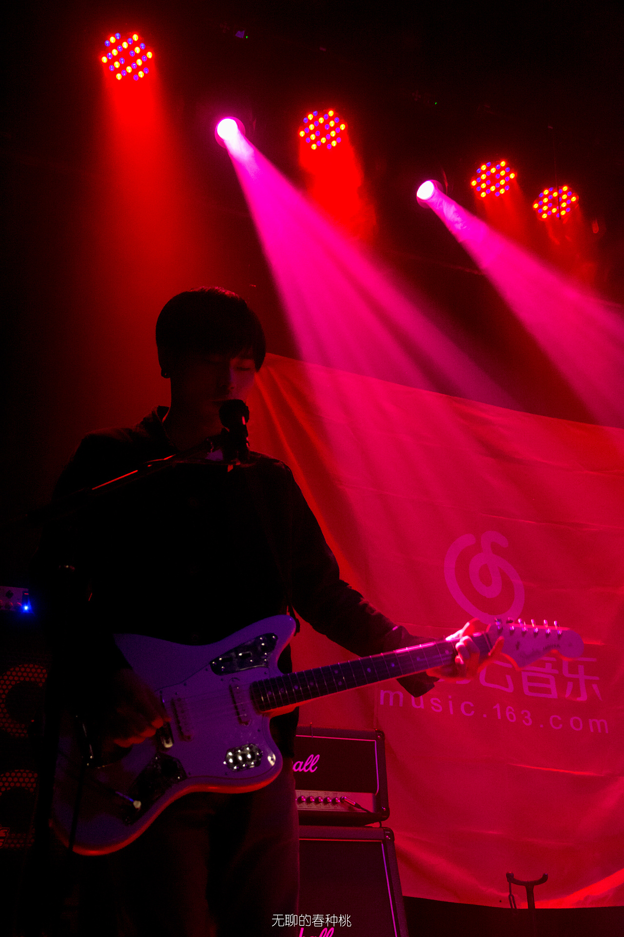 qq十年伤感音乐_qq音乐电台伤感里剧场版的歌曲_十年伤感音乐网