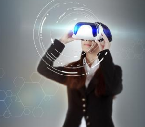 LOMID生产出一种1英寸微型显示器 能使VR眼镜缩小3/4 