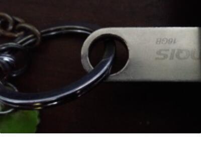 U盘在电脑上读不出来怎么办